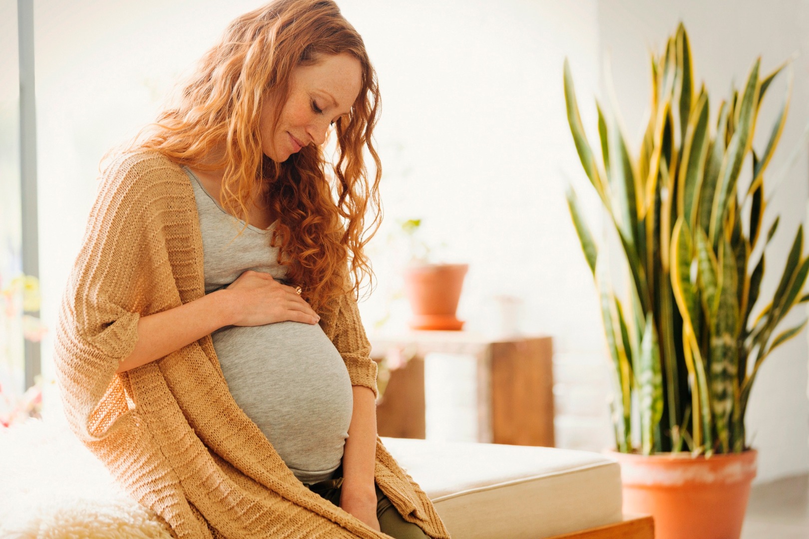 Почему боли в области крестца у беременных — очень опасный признак