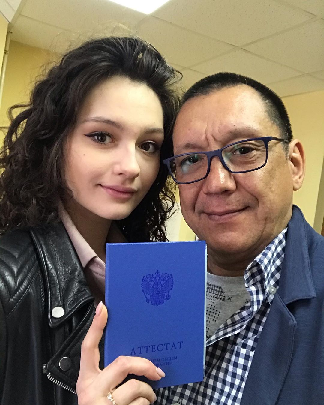 Похудевшая на 30 кг дочь Кончаловского получила школьный аттестат