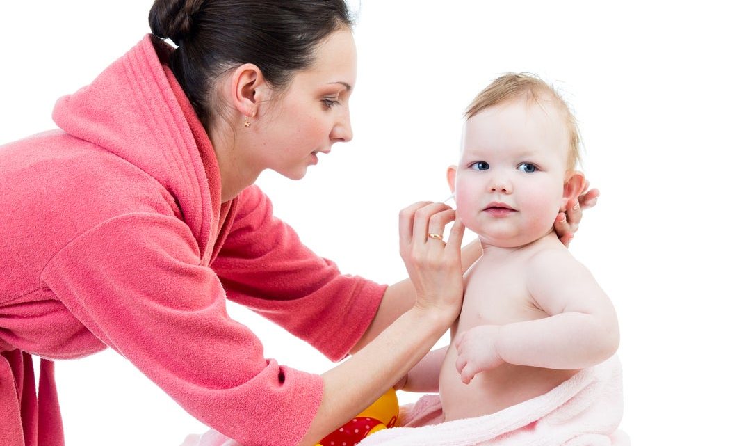 Отит или аллергия: разбираемся, что не так с ушками младенца
