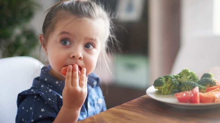 Как «подружить» ребенка с овощами: 6 простых правил