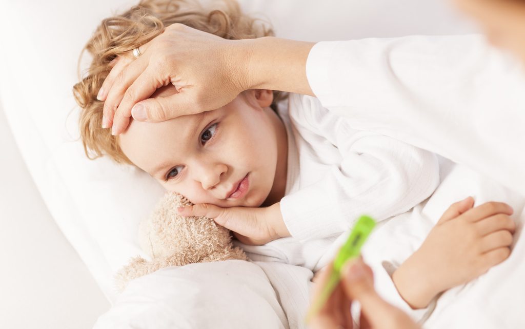 Как лечить кишечную инфекцию у ребенка: советы врача