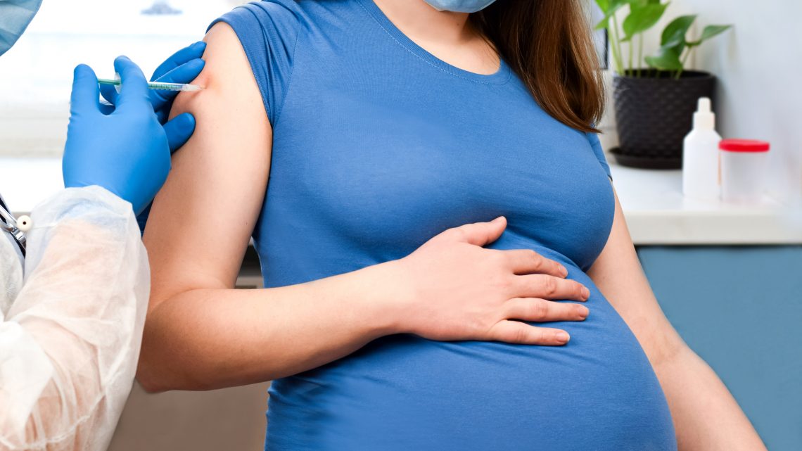 7 самых частых вопросов о прививке от коронавируса для беременных