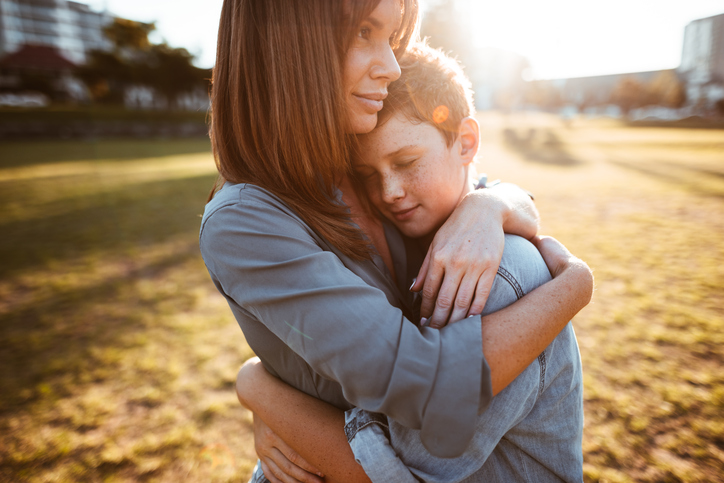 9 материнских ошибок, которые ломают жизнь сыновьям