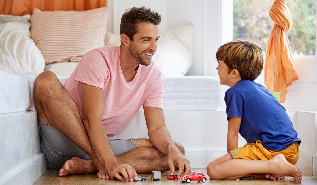 Во что поиграть с ребенком дома: 10 простых и веселых затей