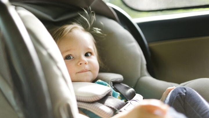 Сколько времени можно находиться младенцу в автокресле?