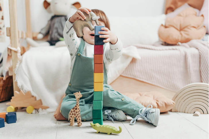 Вопрос психологу: Сын растет жадиной, прячет игрушки — что делать?