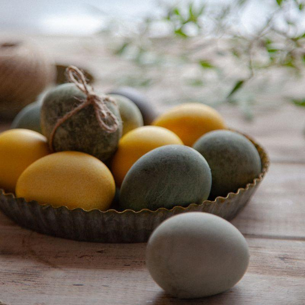 Как покрасить яйца на Пасху натуральными красителями: 15 простых и безопасных способов