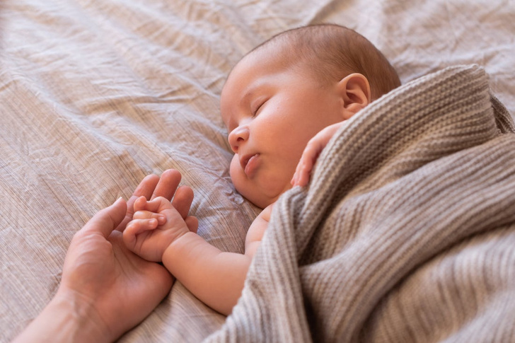 Крошечный соня: как правильно укладывать новорожденного спать
