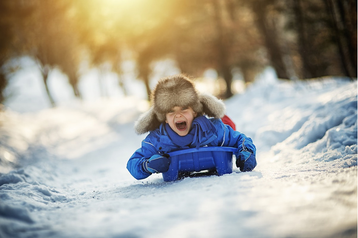 Люби и саночки возить: как выбрать зимний транспорт для ребенка