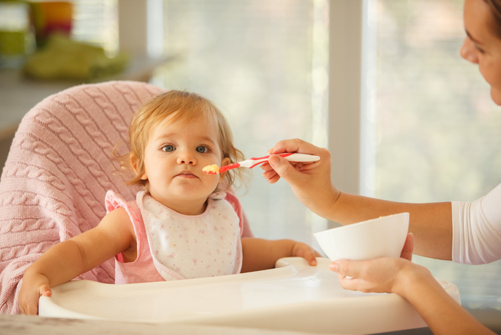 Вопросы педиатру: Как научить ребенка жевать твердую пищу?