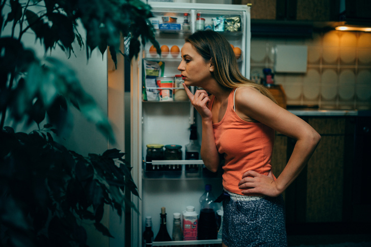 Как избавиться от запаха в холодильнике: 7 лайфхаков и никакой химии