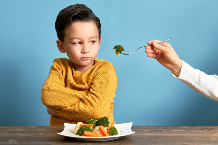Ничего не ест: как родители сами создают проблемы с аппетитом у ребенка