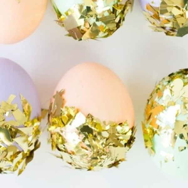 7 необычных способов покрасить яйца к Пасхе: видео