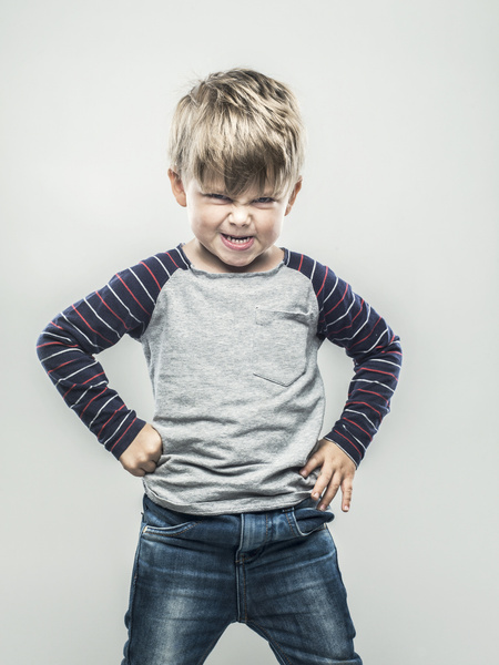 Как правильно реагировать на злость ребенка?