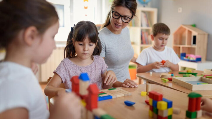 Каких детей вредно отдавать в детский сад: 4 признака того, что ваш ребенок еще не готов